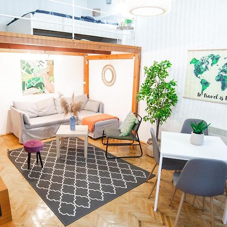 Lovely Apartment In Erzsebetvaros A57 Budapest Luaran gambar