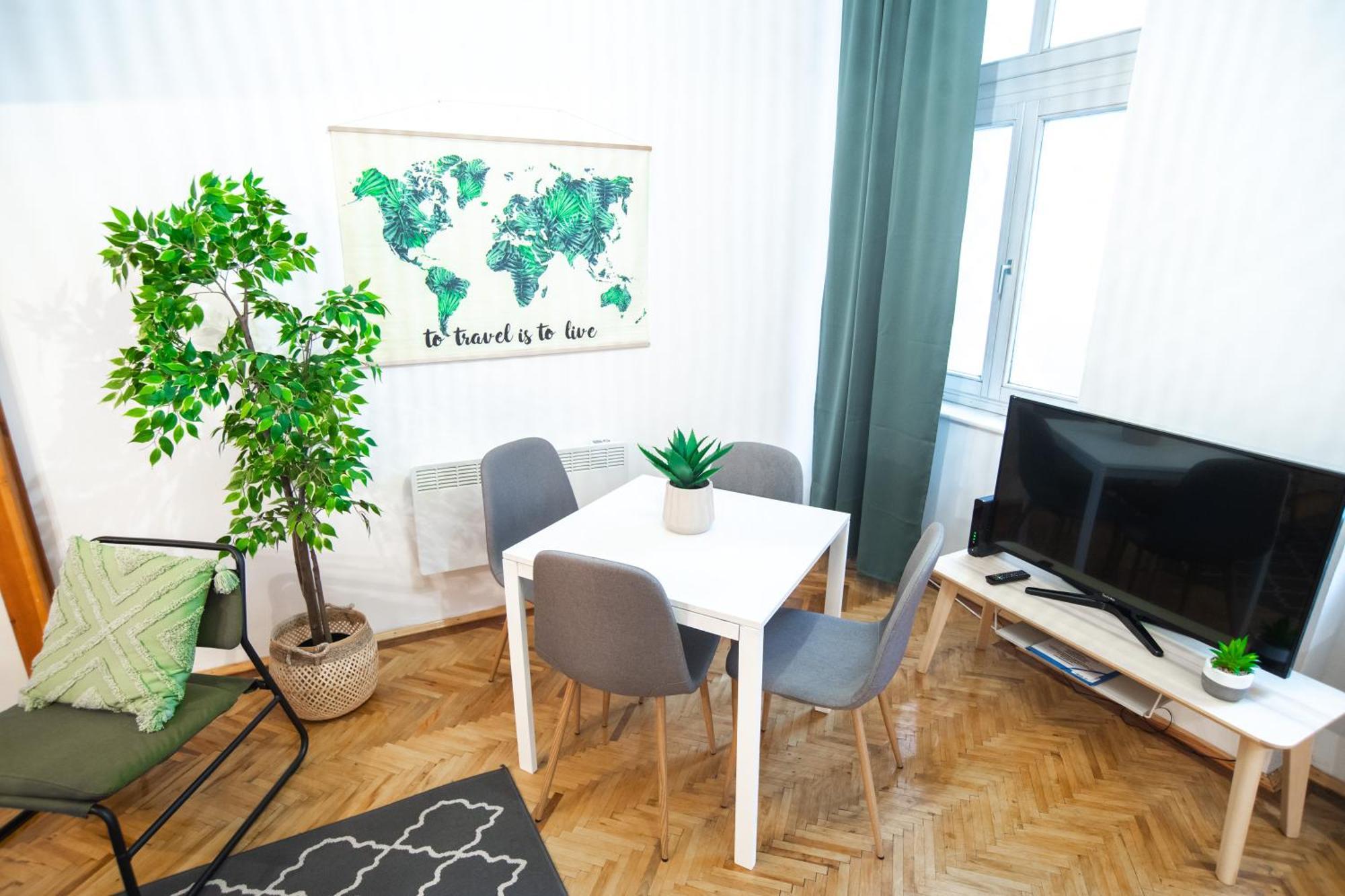 Lovely Apartment In Erzsebetvaros A57 Budapest Luaran gambar